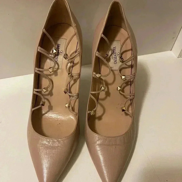 Valentino Garavani Rockstud Lace
Gladiator Pumps in Blush Leather.no lace not - Picture 2 of 13